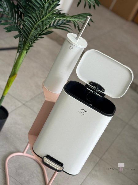 طقم سطل مع فرشاية للحمام