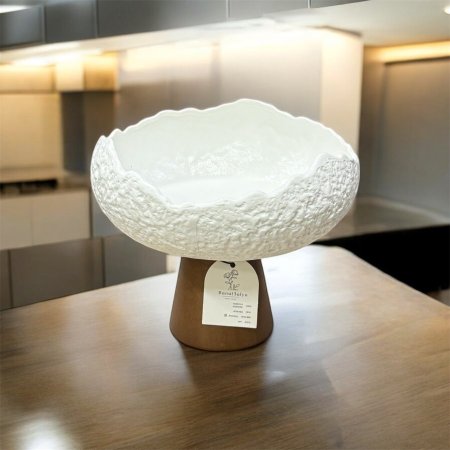 صحن ضيافة حجر منقش مع رجل خشبية حجم وسط