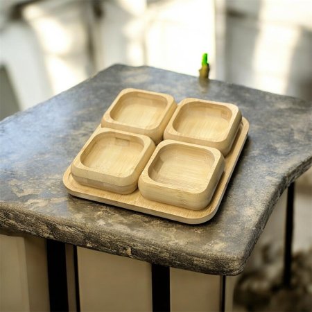 جاط مع 4 صحون مربعات بامبوك