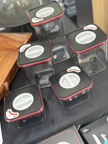 طقم علب تخزين مع اغلاق ڤاقوم وإتجاه لفتح العلبة