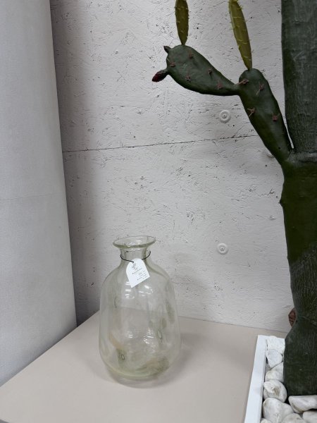 فازة بلور فاخرة بتصميم فني