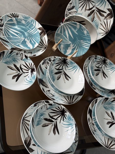 طقم سفرة ميلانو 18 قطعة