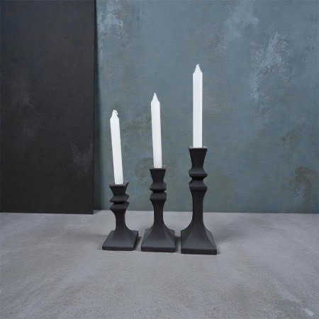 سيت شمعدنات اسود بتصاميم مُربع