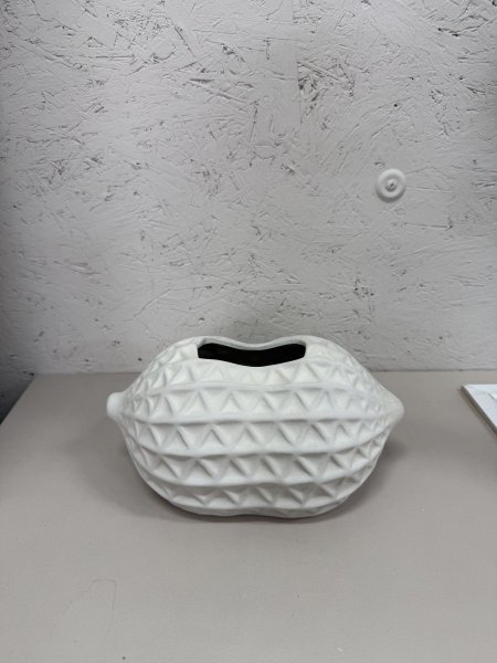 علبة محارم حجر بوهيمي منقشة