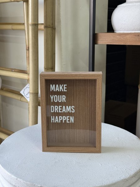 حصالة خشبية مربعة