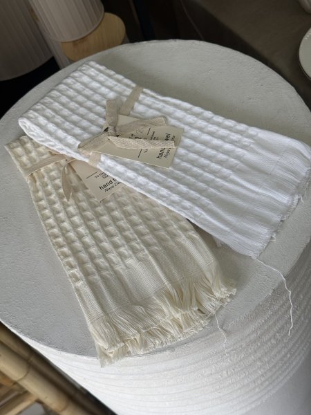 بشكير لليدين قطن 100% بتصميم البافل