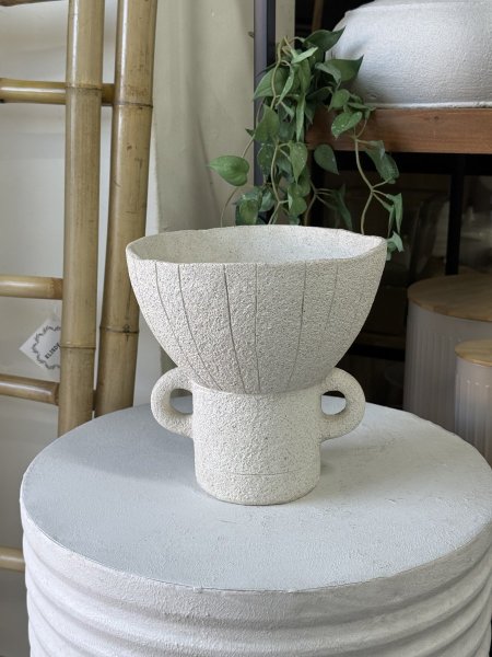 جاط فواكه حجر ابيض منقش مع رجل طويلة وايدين