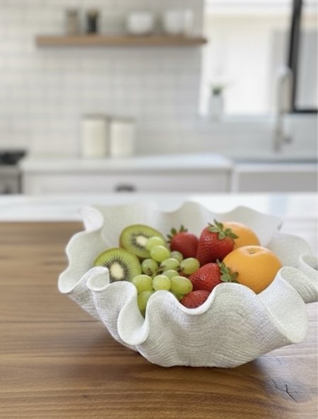 صحن تقديم حجر ابيض بنقش ناعم