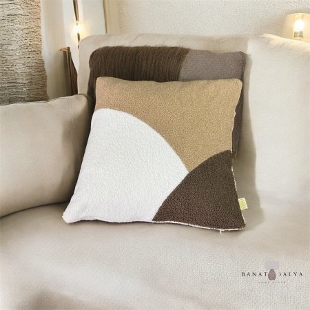 دمج ثلاث الوان بيج أبيض بني