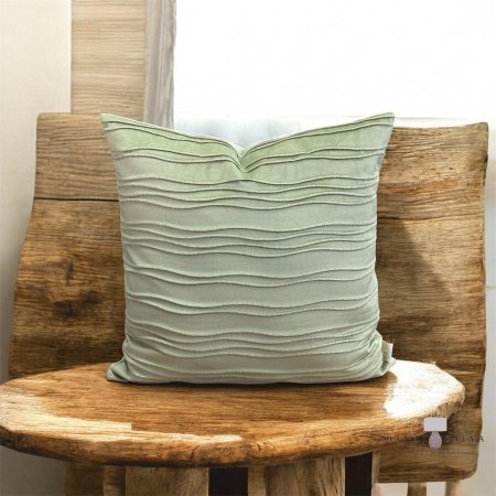 مخدة ديكور مع لمعة