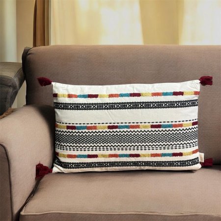 مخدة ديكور تطريز هندي يدوية الصُنع