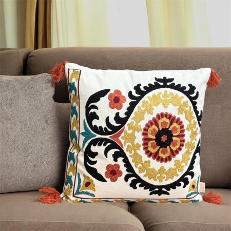 مخدة ديكور تطريز هندي يدوية الصُنع